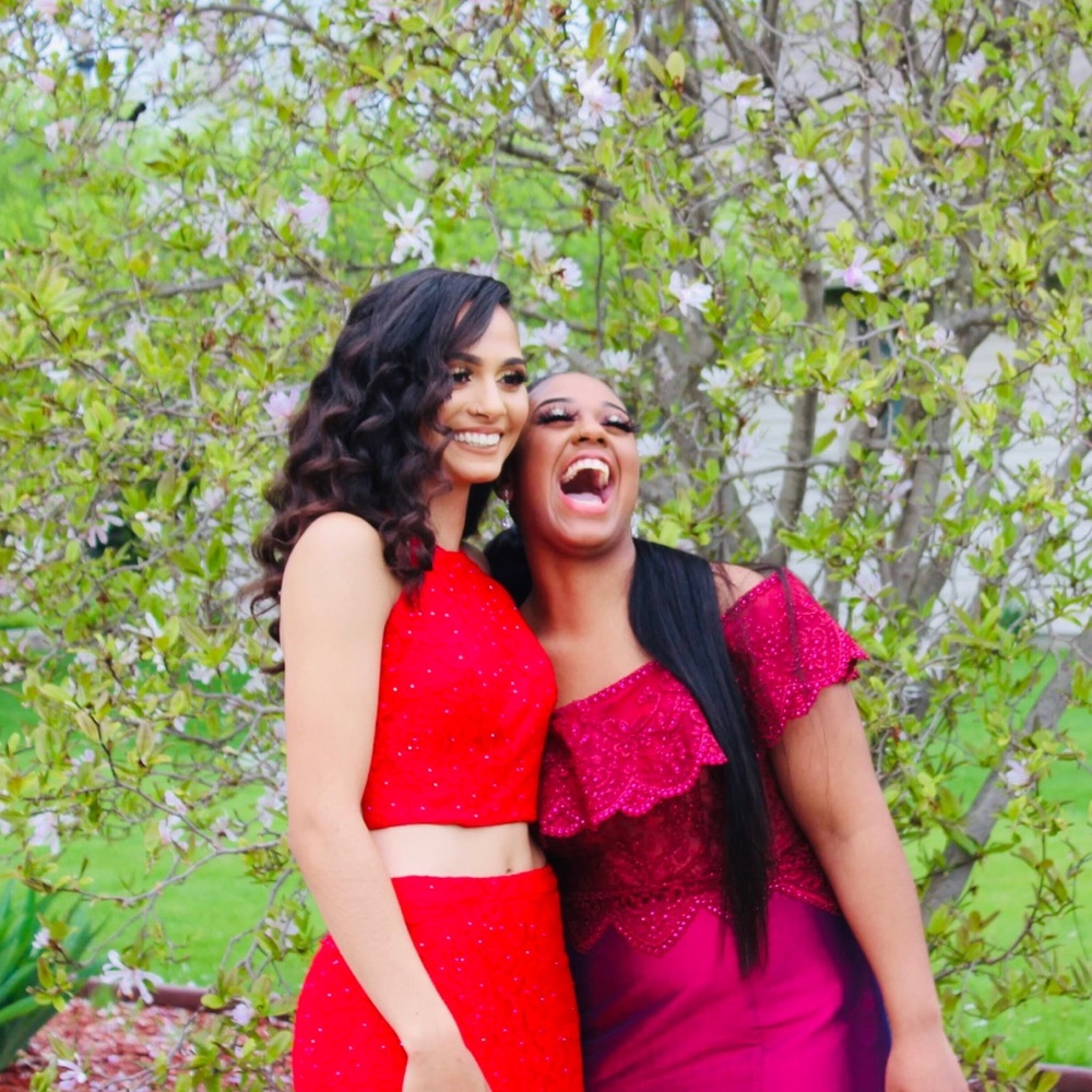 Meet your Posher, Dina